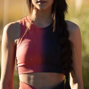 MONO B OMBRÉ SEAMLESS BRA, fully lined with removable pads. NWT